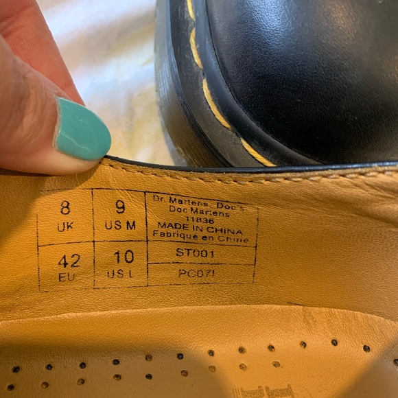 Dr Martens like new shoes - Picture 7 of 8